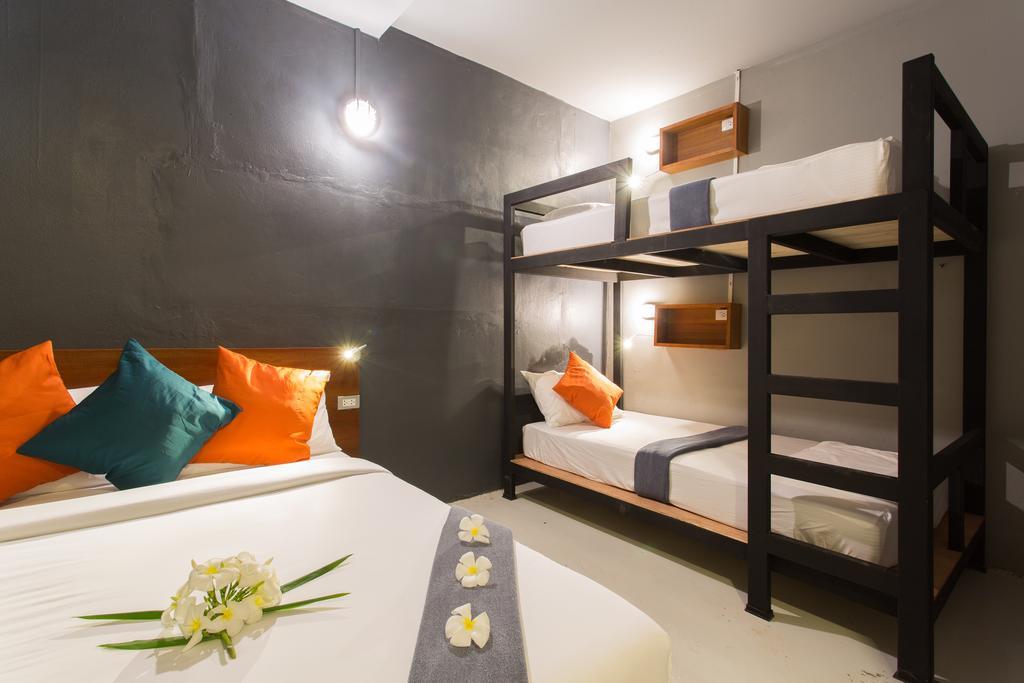 Holiday Station Hostel Krabi town Esterno foto