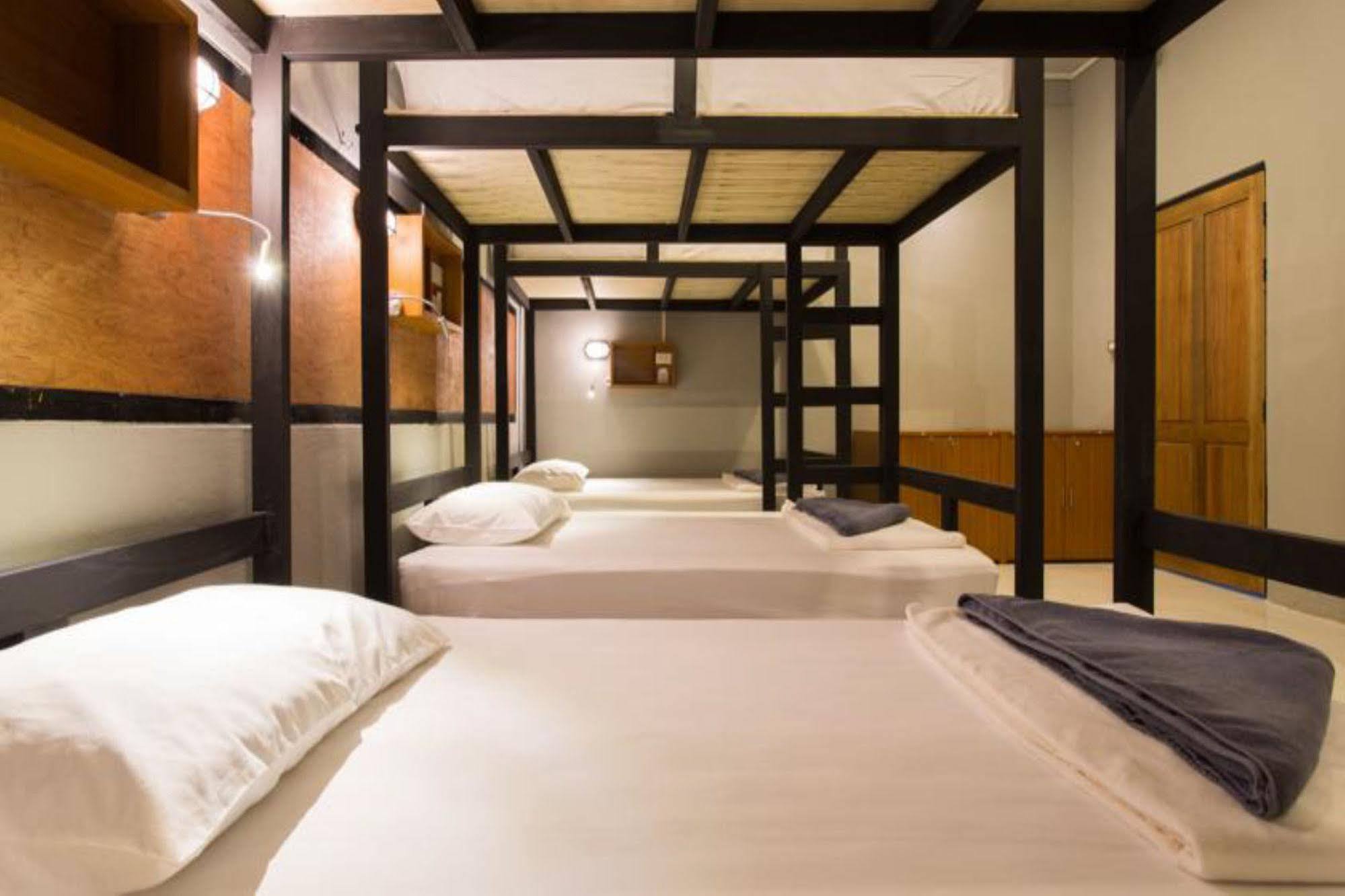 Holiday Station Hostel Krabi town Esterno foto