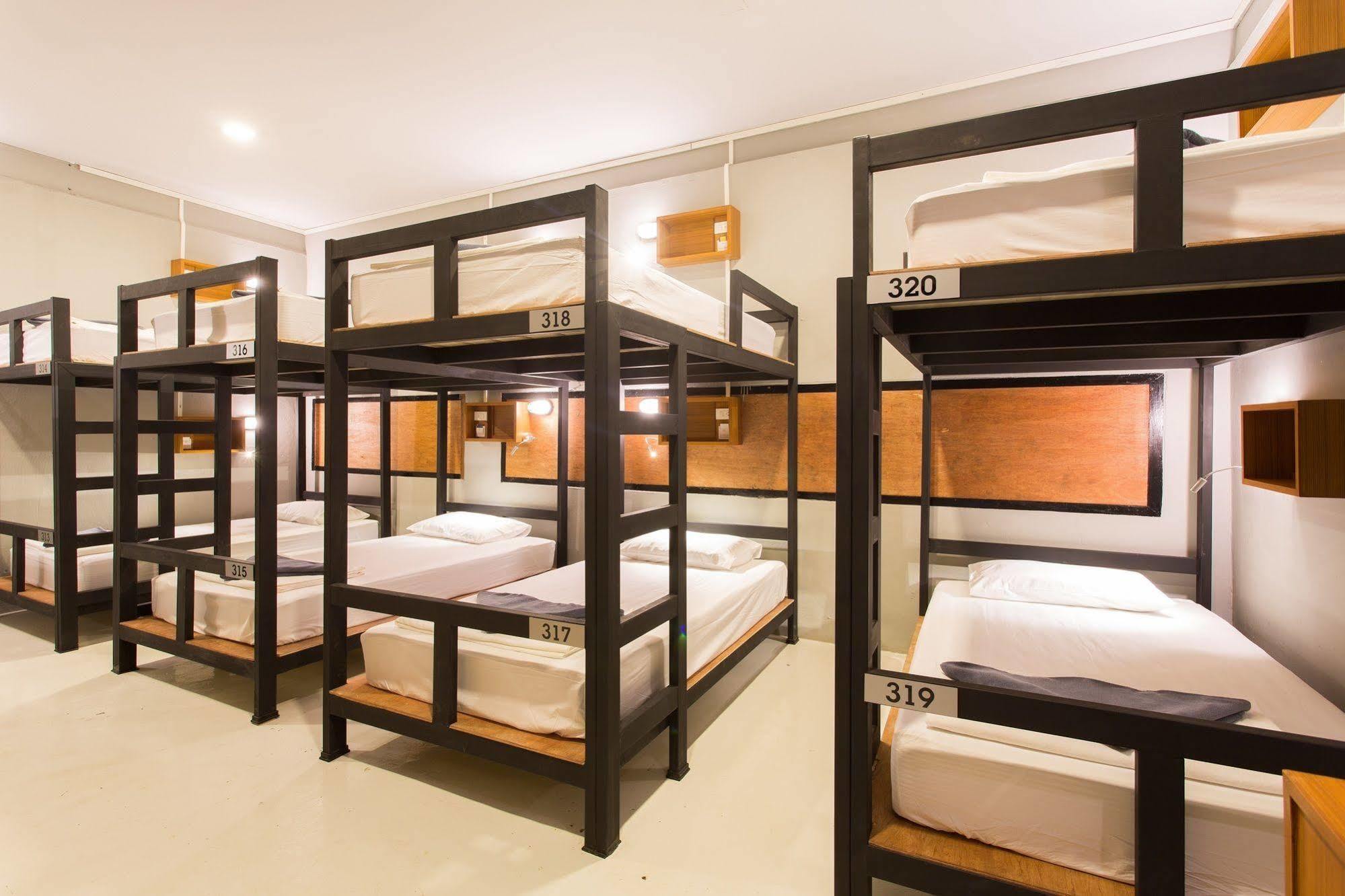 Holiday Station Hostel Krabi town Esterno foto