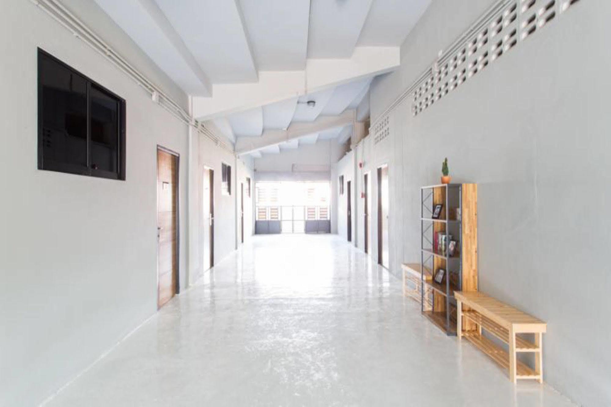 Holiday Station Hostel Krabi town Esterno foto